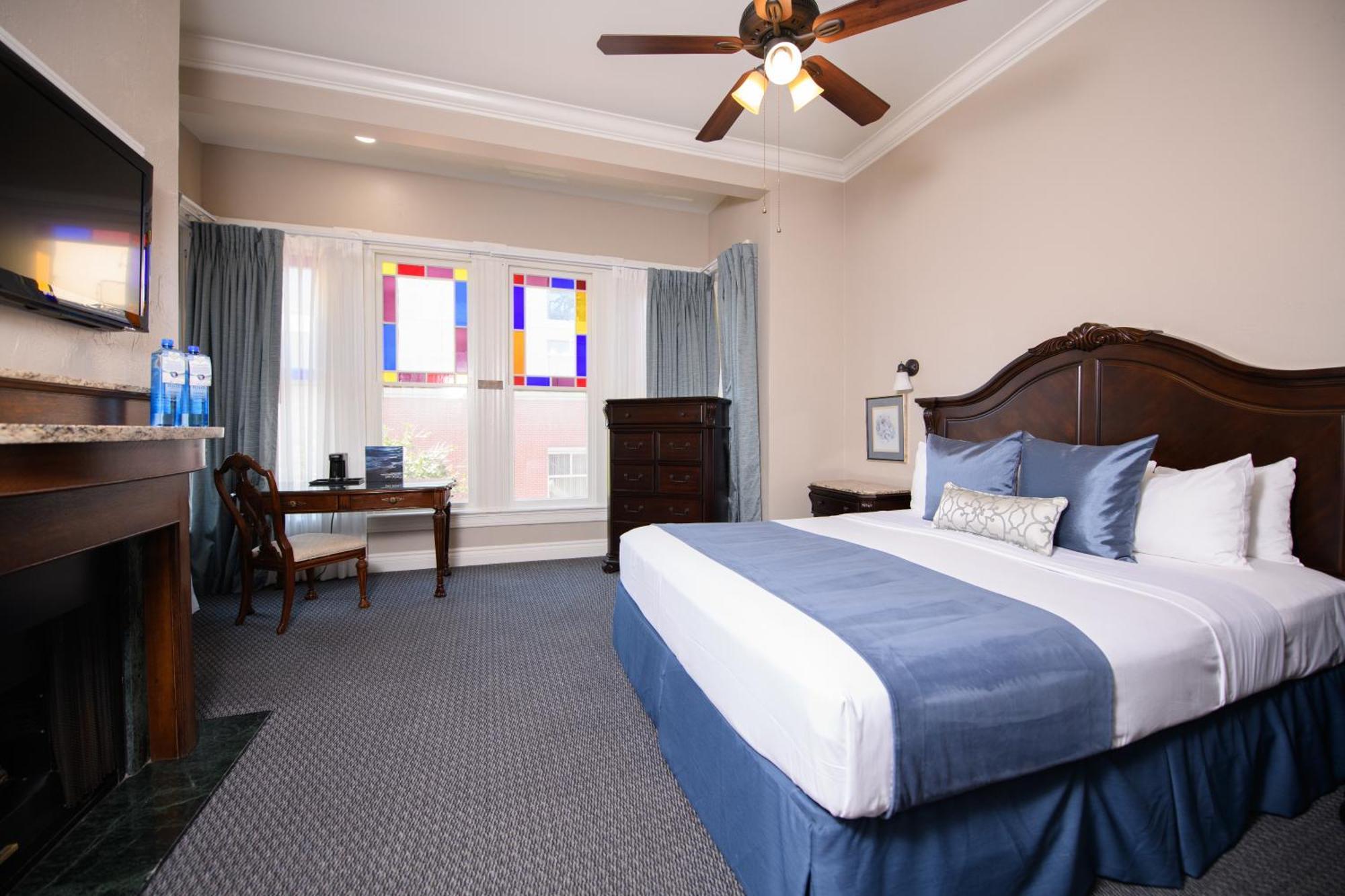 Horton Grand Hotel Сан Диего Екстериор снимка